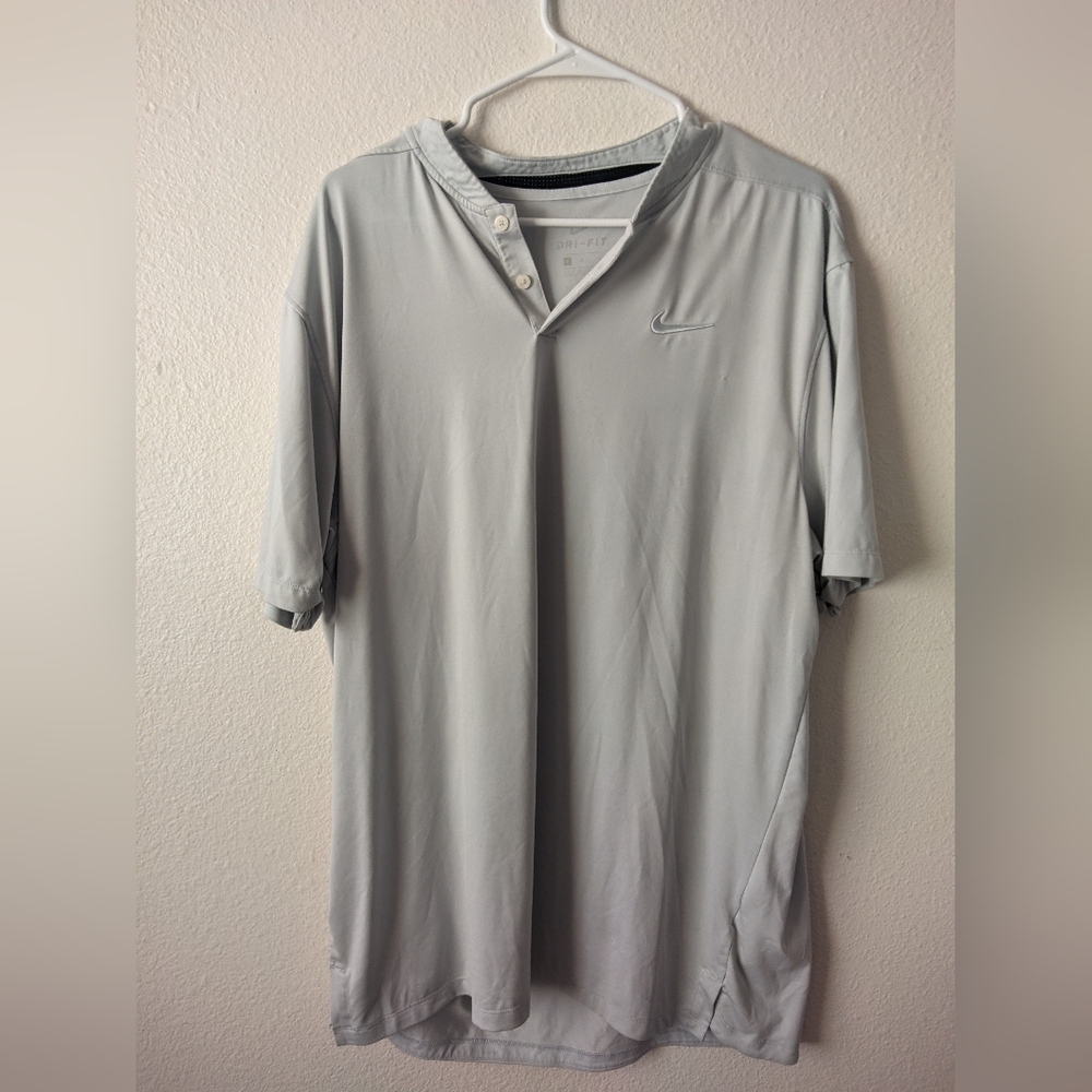 Button Ups - Picture 5 of 6